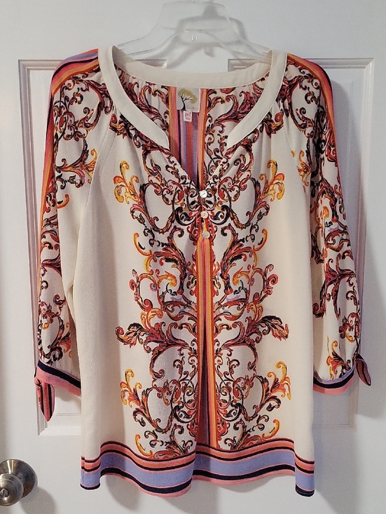 fig and flower Tops - Fig and Flower Cream Scroll-Print Women's Blouse - Size PXL